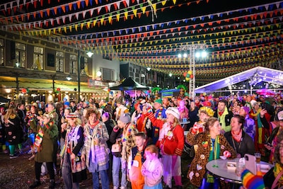 Strienestad straalt op zijn verjaardag: 6 x 11 jaar carnaval in Steenbergen
