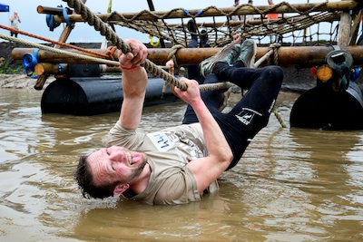 Geen waterhindernis, maar toch nat bij de Survivalrun: ‘Een strijd tegen de elementen’
