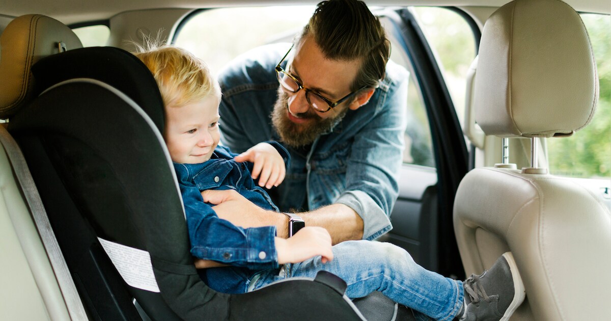 ISOFIX Kinderkraft Junior Fix autósülés, 15-36 kg, fekete / szürke