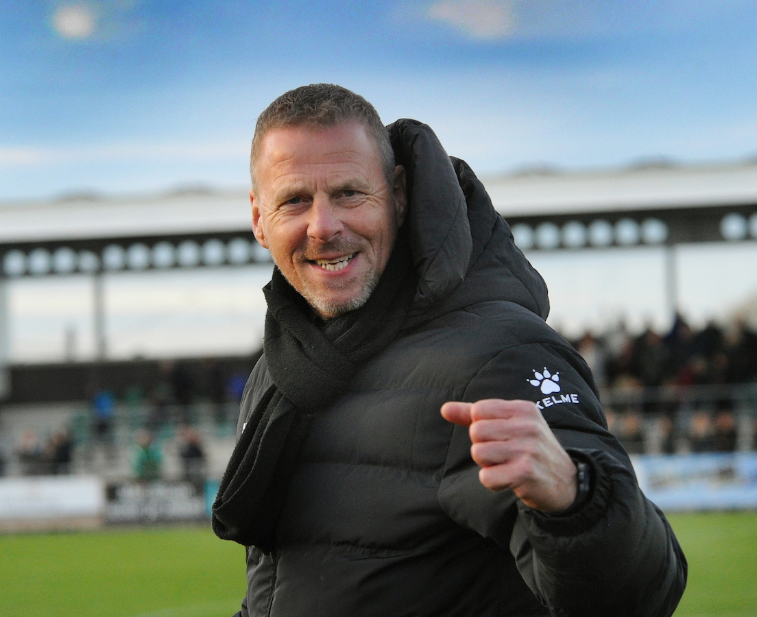 Trainerscarrousel: De Witte blijft ‘vechten’ met Tholense Boys ...