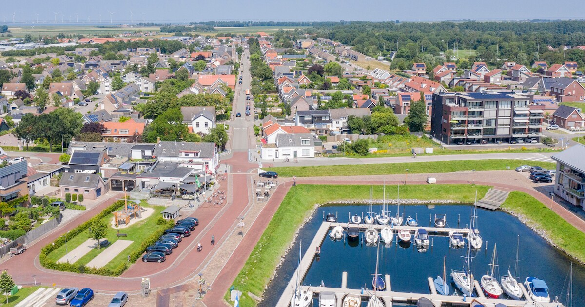 In Kamperland is het gezellig met de toeristen. Maar hoe lang nog? ‘Meer parken moeten er niet bij k