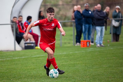 Reinier Thomaes bezorgt Biervliet een laat punt, Philippine doet wat het moet doen en Cadzand slaat aanval van Veere af