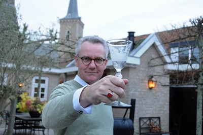 Recordbedrag in Goes: 270 jaar oud kelkglas geveild voor tienduizenden euro’s