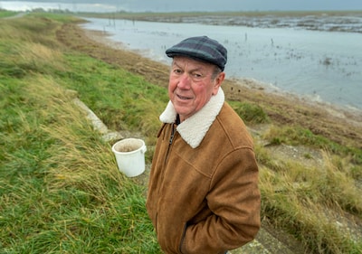 Adrie (77) vindt het ‘verschrikkelijk en belachelijk’ dat hij pas na 15 juli het schor op mag: ‘Dat is veel te laat’