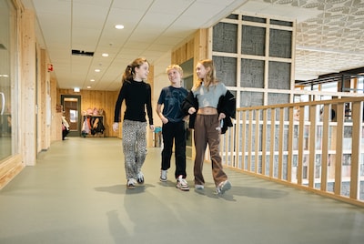 Eindelijk is de nieuwe basisschool in Westdorpe open: ‘De Kreeke ademt rust, ruimte en natuur’