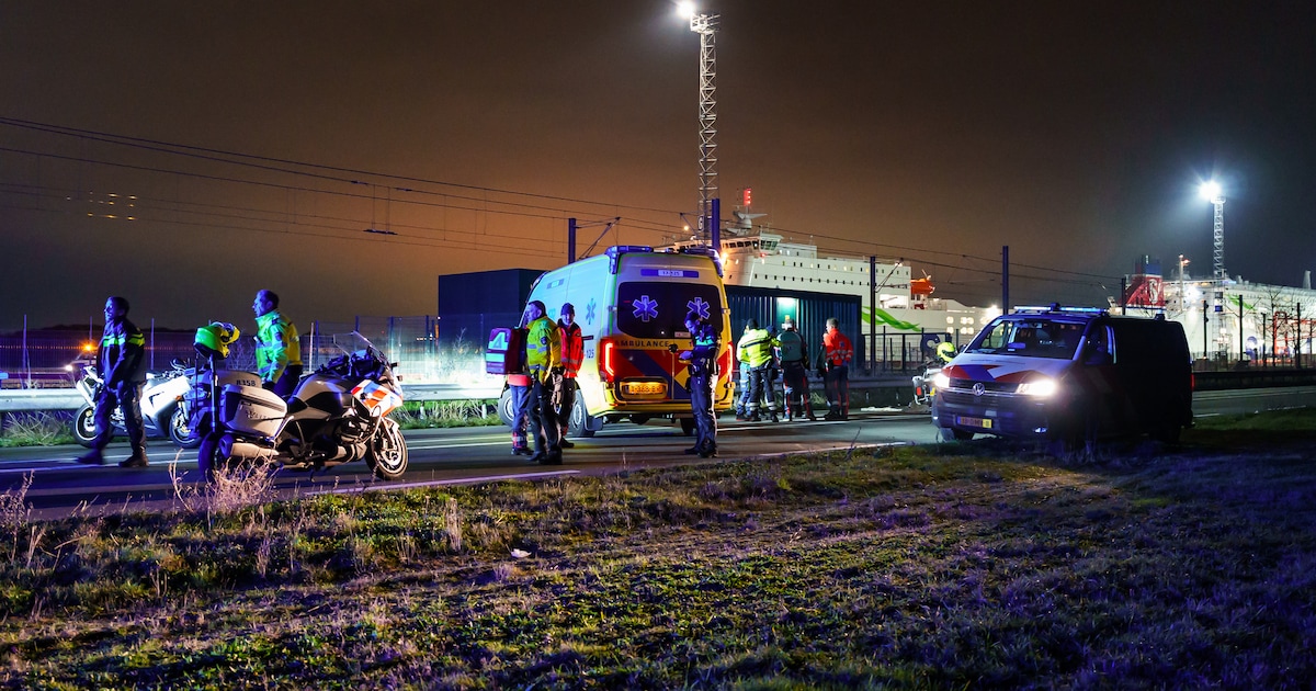 Motorrijder (42) opgepakt na overlijden bijrijdster (22) in Hoek van Holland: reed mogelijk onder in