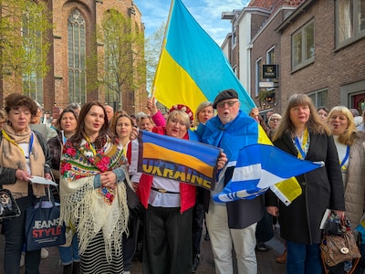 Zeeuwen en Oekraïners zingen trots samen: met één lied laten ze horen dat Oekraïne niet wordt vergeten