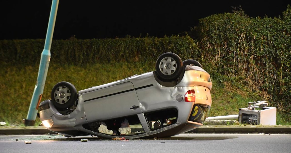 Auto slaat over de kop op vlak voor Westerscheldetunnel in Borssele