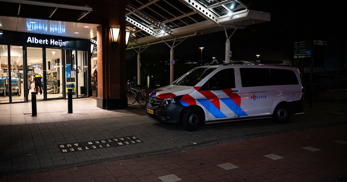 Supermarkt op Veerplein in Vlaardingen overvallen door man met steekwapen