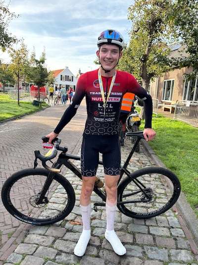 Stomverbaasde Sander (19) wint MTB-tocht Kustmarathon: ‘Ik wist niet wat ik moest verwachten’