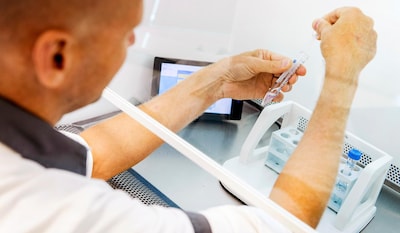 Spermabank bewaart patiëntgegevens in open kast en omzeilt wet bij registratie donoren: ‘Schokkend’