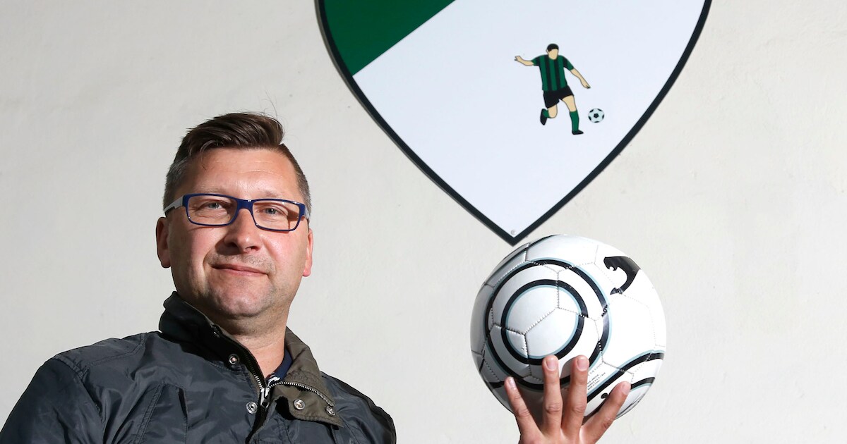 Vogelwaarde ziet trainer met pijn in het hart vertrekken, Hontenisse verlengt wel