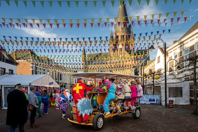 Stéénbergs Klûnen als start van carnaval, maar wat is klûnen eigenlijk? ‘Het heeft niets met skiën te maken’