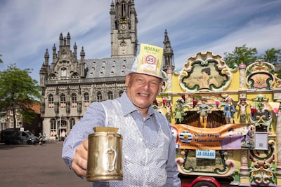 Als jongetje fietste Peter (54) achter een draaiorgel aan, nu staat hij 25 jaar met eigen orgels