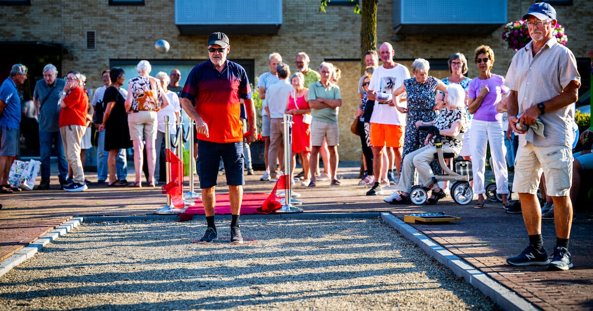 Hoe een splinternieuwe jeu-de-boulesbaan ouderen in Vierpolders met elkaar in contact brengt