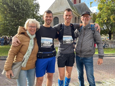 Tobias over de zwaarste Kustmarathon ooit: ‘Het leek wel een muur van wind en zand’