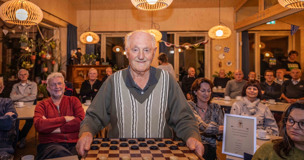 Driekwart eeuw aan het dambord en nog steeds gevaarlijk: Zeeuws damfenomeen Frans Blaas