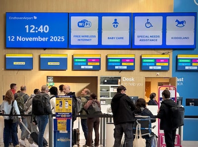 Consumen­ten­bond kritisch, maar oudere Ryanair-reiziger gaat prima om met verplichte app: ‘Als ’n tierelier’