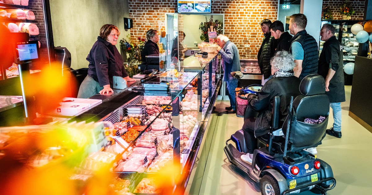 Warm welkom in Puttershoek: Rijen dik voor nieuwe slagerij van Ton en Steven