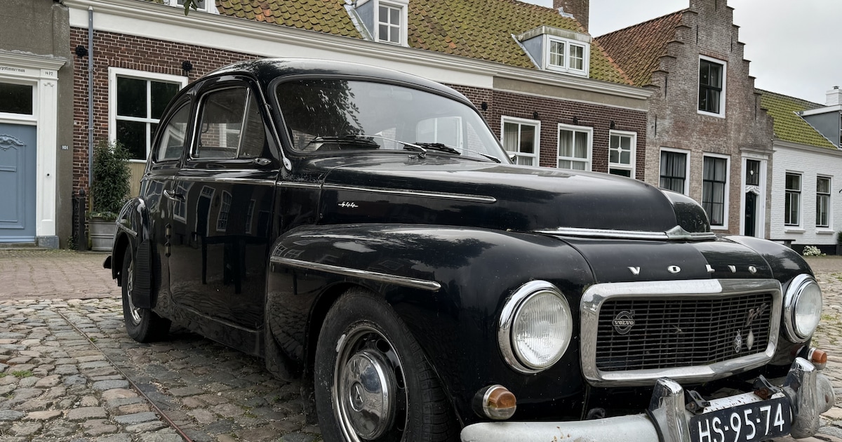 MIJN FOTO | Oude stad, oude auto | Regio | PZC.nl