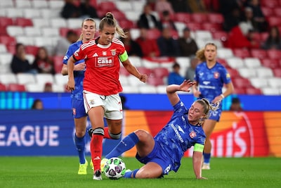 LIVE Champions League | FC Twente herpakt zich na moeizame start in Lissabon, doelpunt van thuisploeg afgekeurd