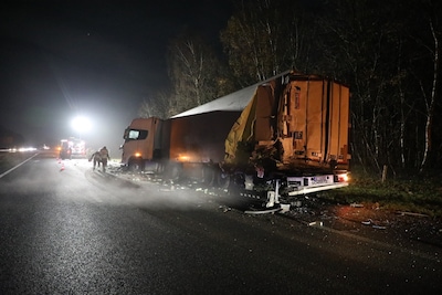 Twee vrachtwagens botsen op elkaar op A58 bij Bergen op Zoom