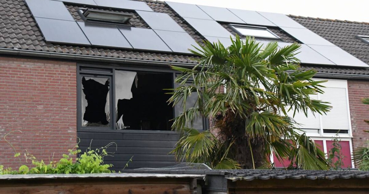 Gewonde bij woningbrand in Tholen, politie doet onderzoek