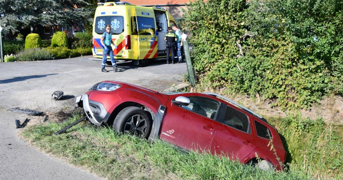 Twee gewonden bij ongeluk in Lewedorp, bestuurder mogelijk onder invloed.