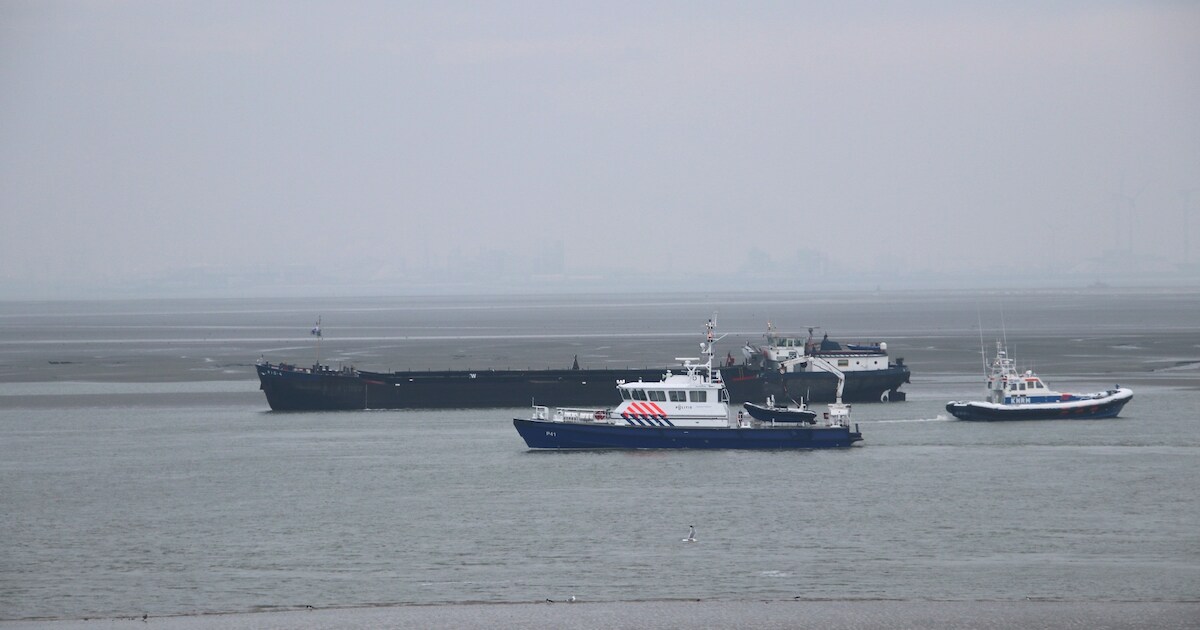 Schip vastgelopen op Westerschelde