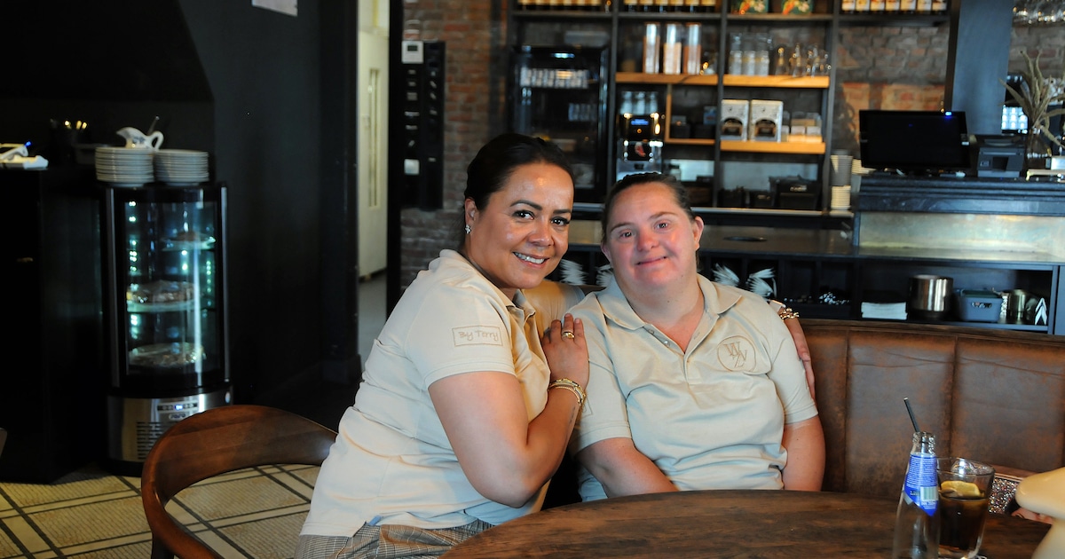 Terry geeft Iris (32) een echte werkplek in haar restaurant: ‘Mensen moeten veilig kunnen zijn wie z