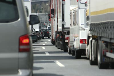 Ongeval op de A4 zorgt voor forse vertraging: file van 10 kilometer bij Bergen op Zoom