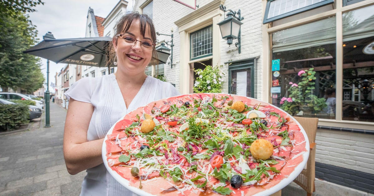 Reusachtige carpaccio van Bistro Zeelandia in Colijnsplaat doet de kaken naar beneden vallen | Foto