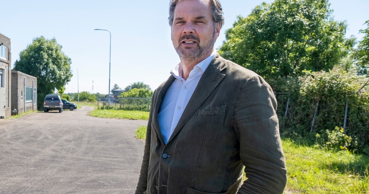 Wethouder Tuk leest voor bij basisschool ’t Klinket in Koudekerke