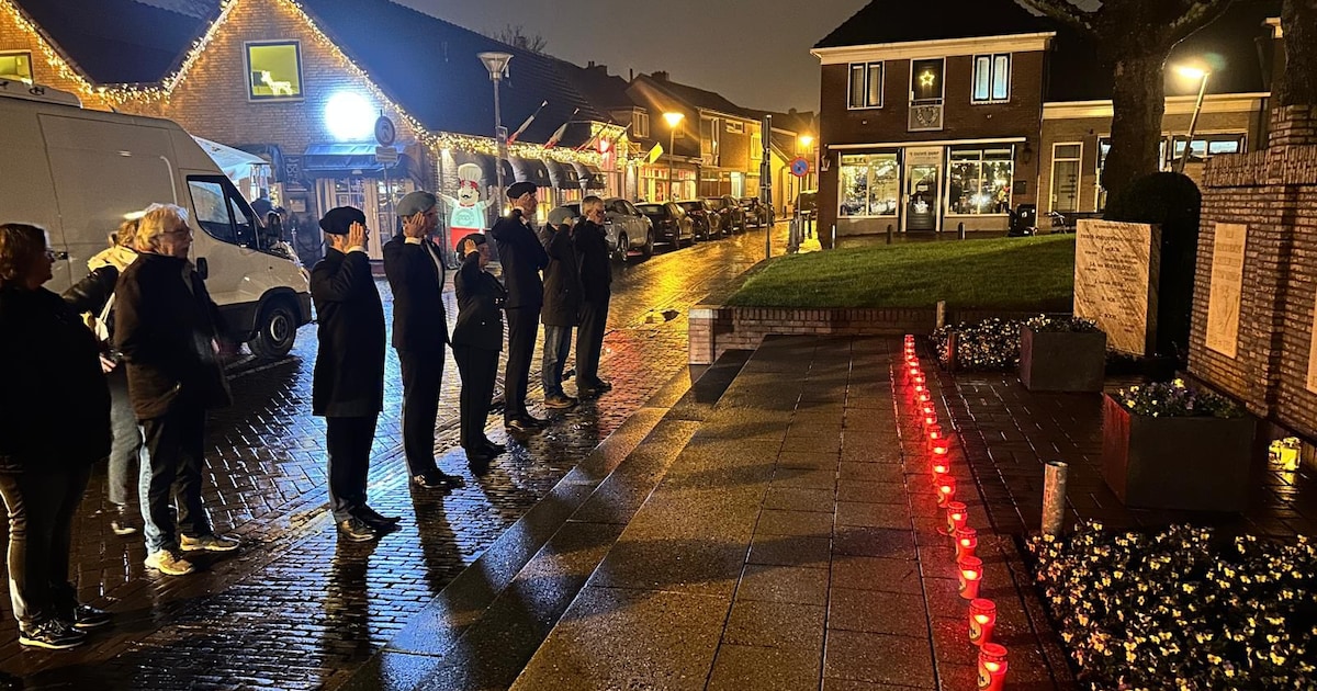 Lichtjes op oorlogsgraven traditioneel op kerstavond