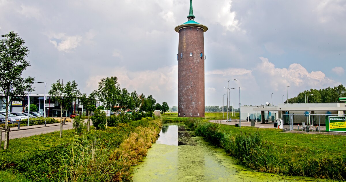 Watertoren Dirksland opent voor tentoonstelling van schilderijen en foto’s | Foto
