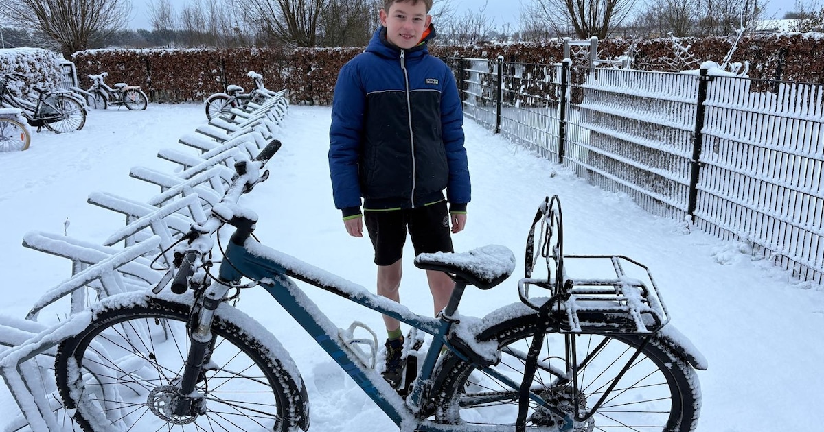 Sneeuw of niet, Joep (11) uit Goes trekt gewoon de korte broek aan naar school: ‘Een wedstrijd met m