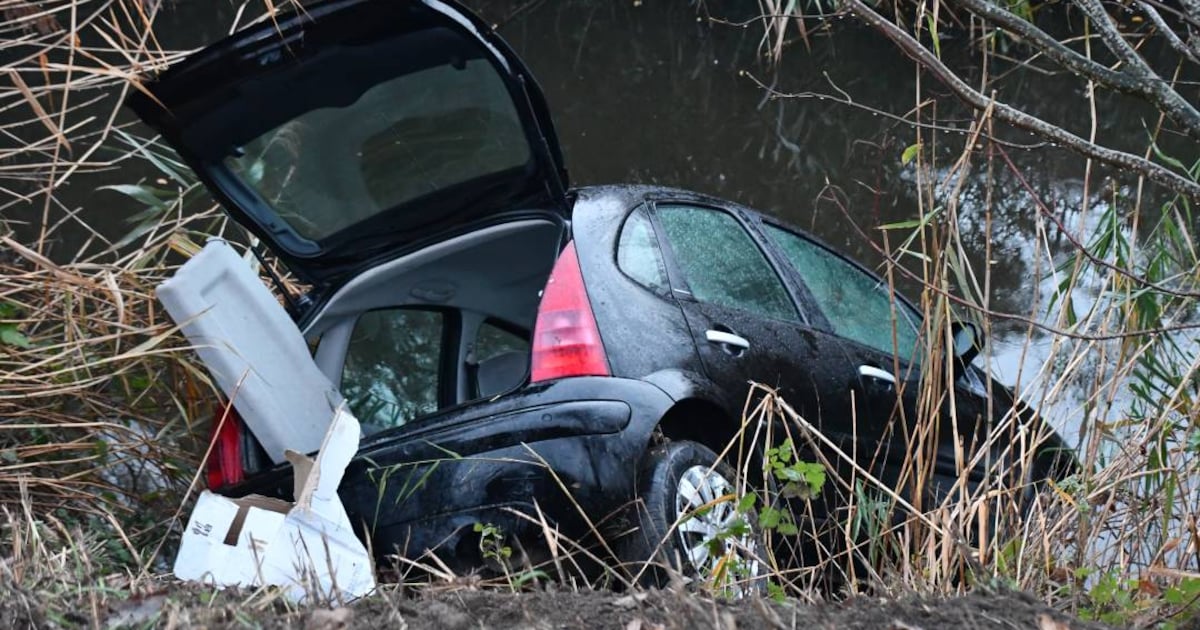 Hulpdiensten rukken massaal uit voor melding voertuig te water in Sas van Gent