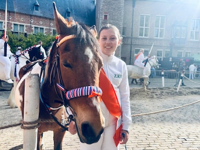 Traditie, trekpaarden en een pollepel jenever: ‘Ik hoop dat ik nog wat steek vandaag’