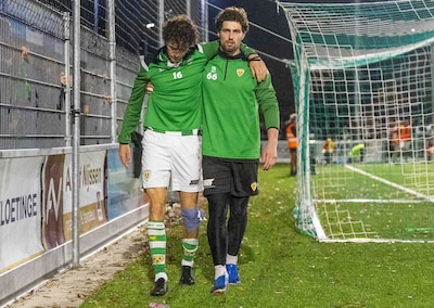 Kloetinge-speler Koen Plank hoopt op beter nieuws, maar ook hem wacht een lange revalidatie: ‘De orthopeed was heel duidelijk’