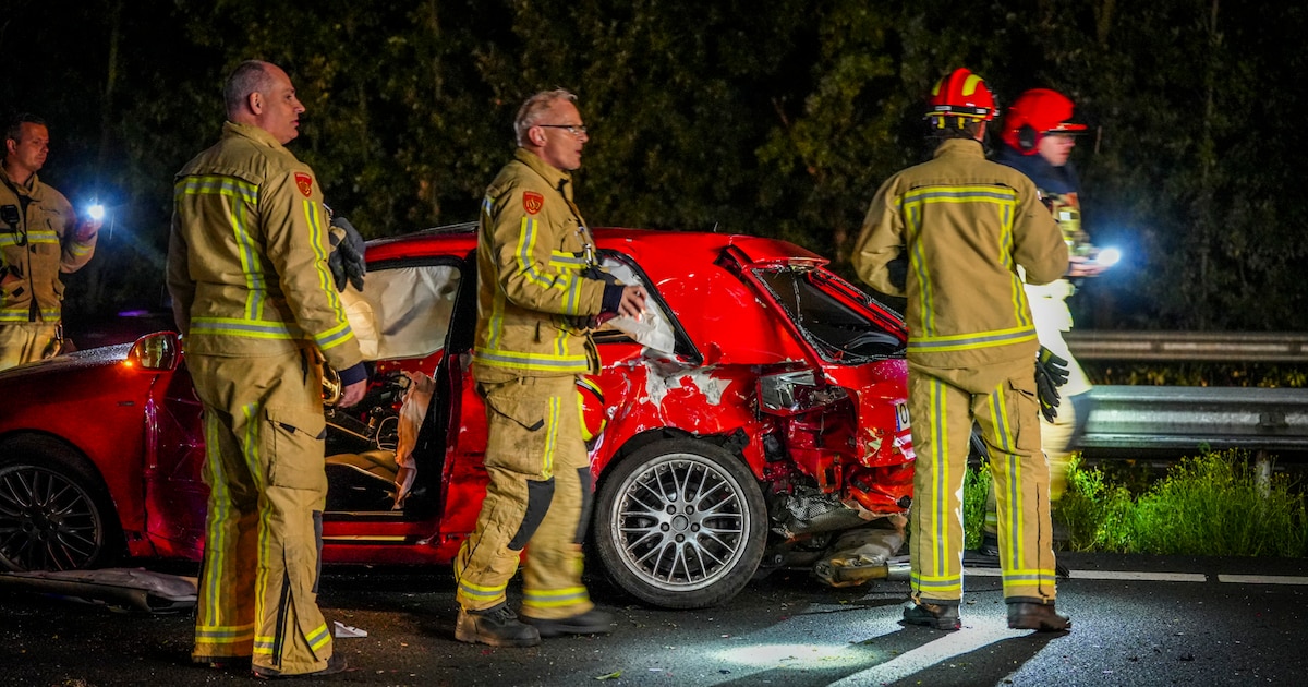 Dode bij ongeval op A2 bij Maarheeze: slachtoffer uit auto geslingerd, andere automobilist bleek dro