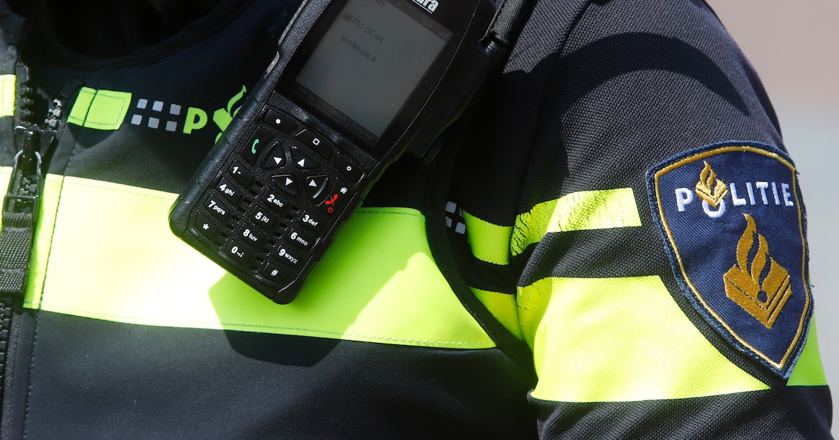 Agent schiet op verdachte bij melding over vuurwapen in Goes, man gewond