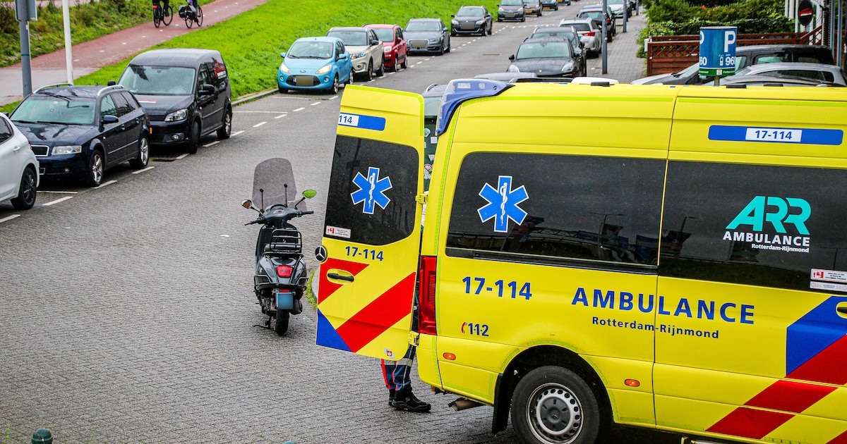 Ongeval met scooterrijder op Burgemeester van Slijpelaan in Rotterdam
