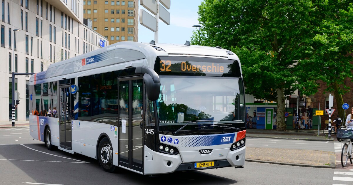 Pernis houdt toch een buslijn, maar dan met een veel kleinere bus
