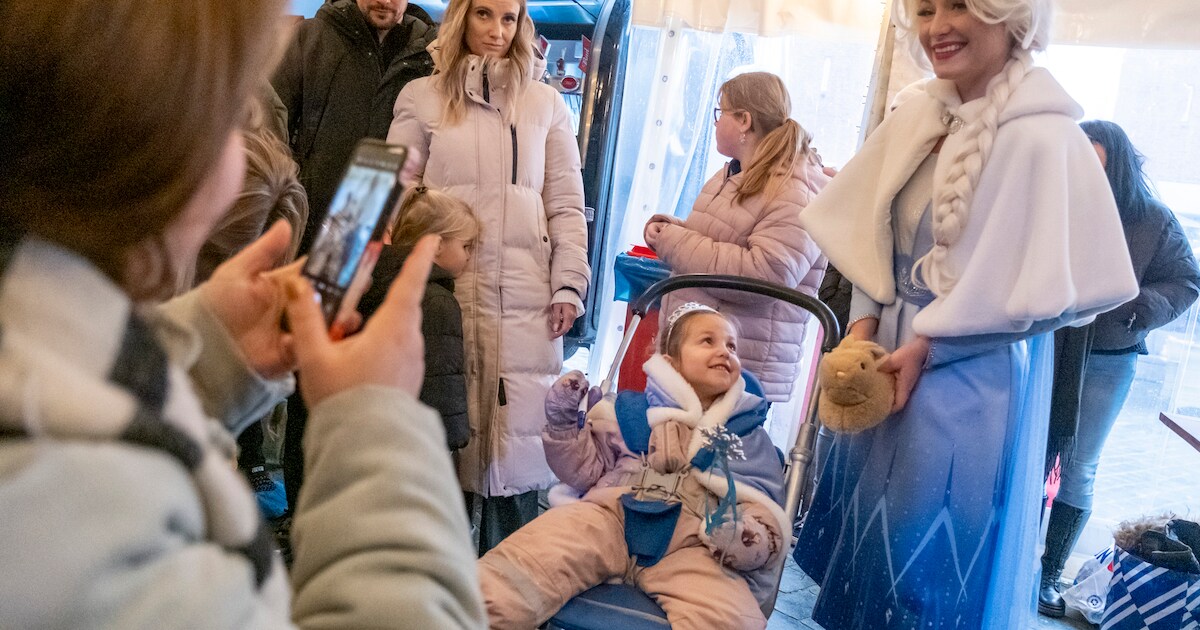 Wie wil er nu niet een handtekening van Elsa? Ook al moest je daarvoor ...