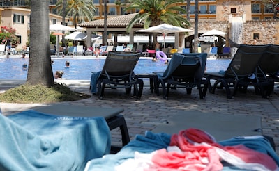 Deze vakantie-ergernissen hebben lezers: ‘Het liefst zou ik die handdoek in het zwembad pleuren’