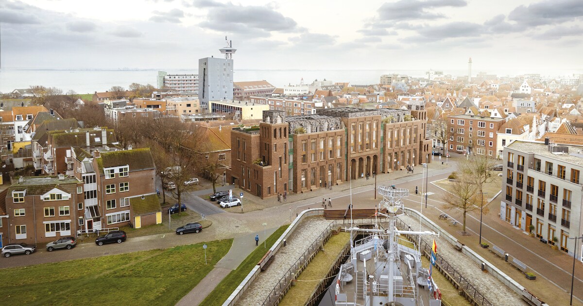 Familiewoningen, lofts en penthouses in nieuw complex op parkeerterrein ...