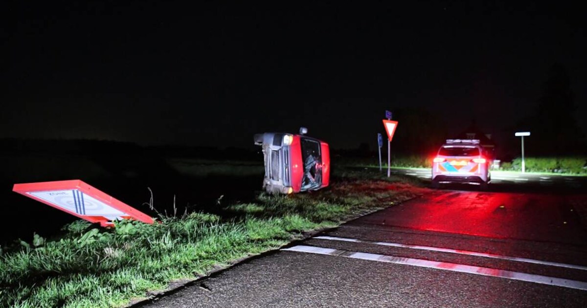 Automobilist crasht op Provincialeweg Vogelwaarde