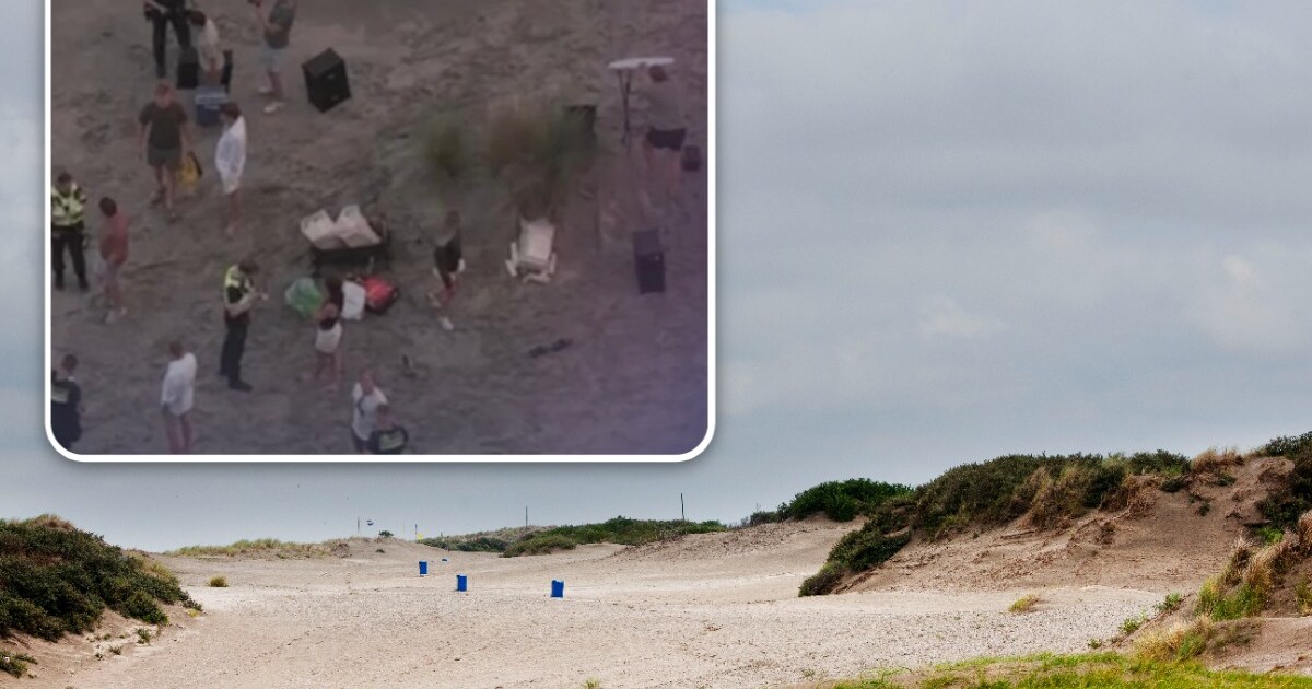 Illegaal feest in duinen Hoek van Holland: politie stuurt feestvierders weg