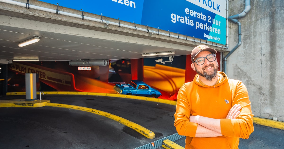 Hoe Martijn met miniatuurauto’s een parkeergarage tot leven brengt