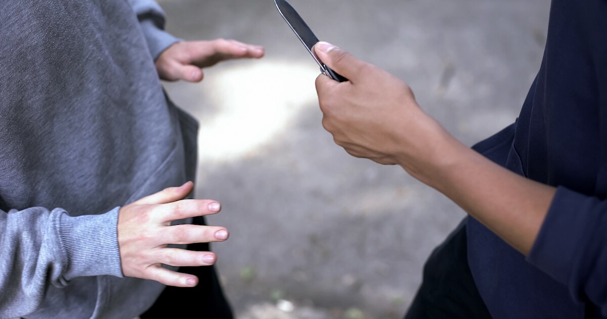 Jongen onder bedreiging van mes beroofd van scooter in ‘s-Heerenhoek